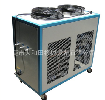 小型冷水機的重要部件
