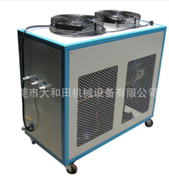 【小型冷水機】一款小型工業(yè)設備的高手！